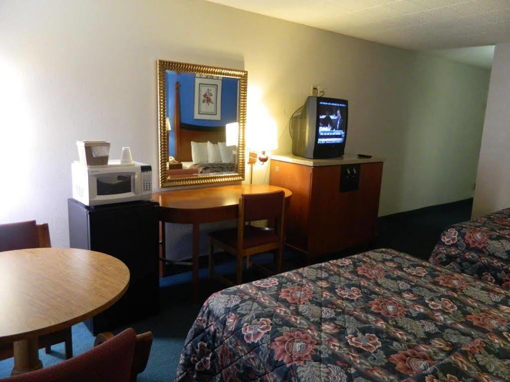 Motel 6-New Stanton, Pa Экстерьер фото